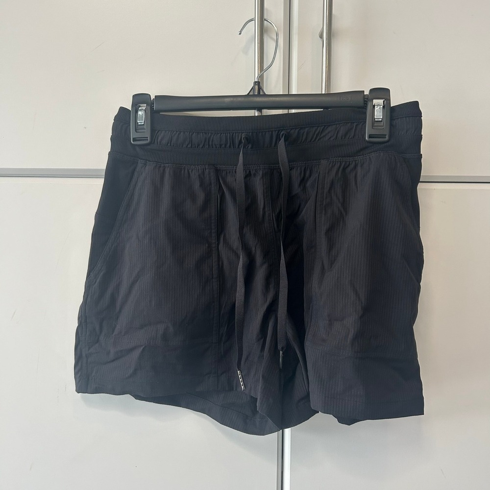 Lululemon Beyond the Studio Shorts Black Pinstripe Textured Size 6 Athletic